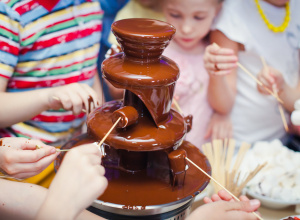 Zdjęcie przedstawiające fontannę czekoladową